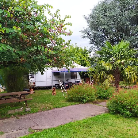 Camping Le Jardin Des Cedres *